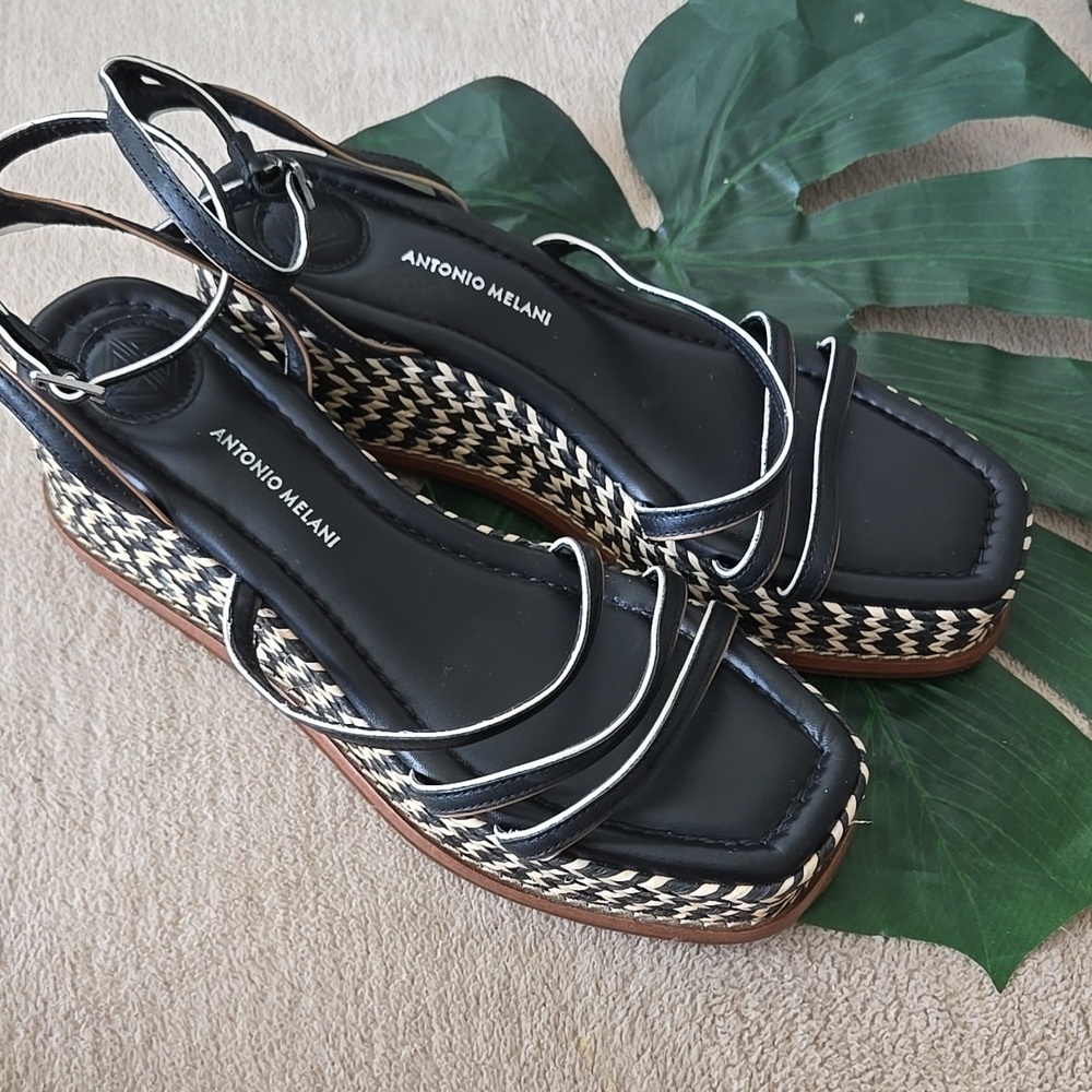 Antonio Melani Black and Beige Platform Women's Strappy Resortwear Sandals 8.5